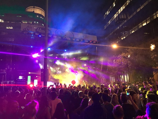 Coffey blowin up the Kum & Go stage