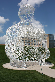 Art - The Nomade sculpture downtown