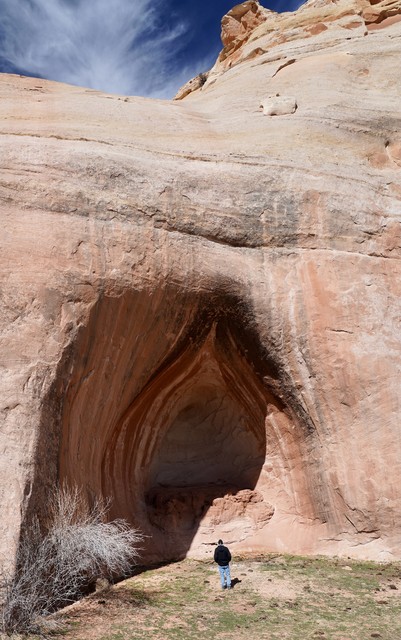 A wild cave on Dome Plateau