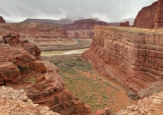 Travel - Lookin out over the Colorado River