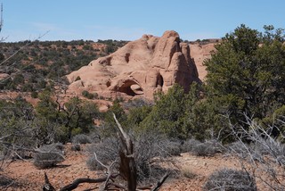 An arch! We gotta figure out how to get down there