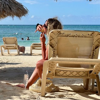 Ricki ordered, and received a chili dog