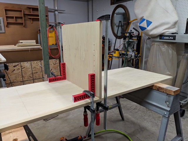 Starting to assemble the bottom