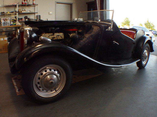 British Sports Car - Forgot the name.