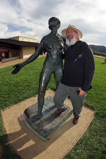 Art - Jeff and the naked woman statue
