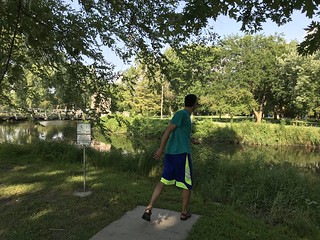 A quick game of disc golf