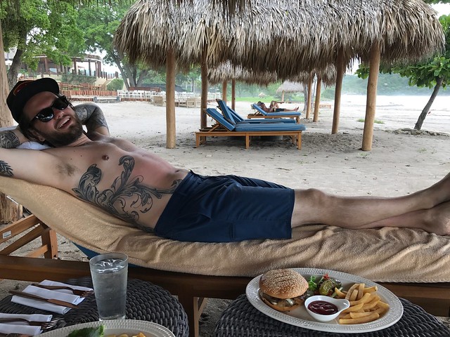 Nica burgers on the beach