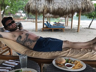 beach - Nica burgers on the beach