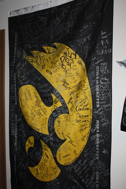 Signature Hawkeye Flag