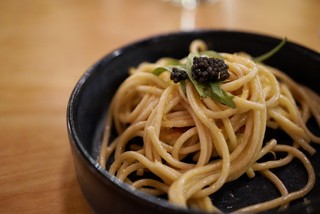 Crab cake linguine with Caviar