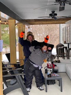 Covid-19 - Patio dance party