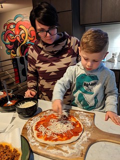 pizza - Makin the pizzas