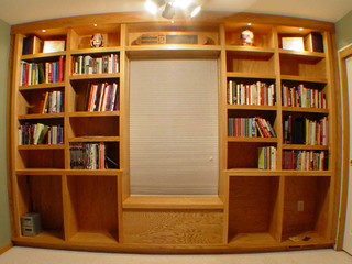 House - The (mostly) finished bookshelf