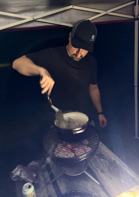 Jeff runnin the grills