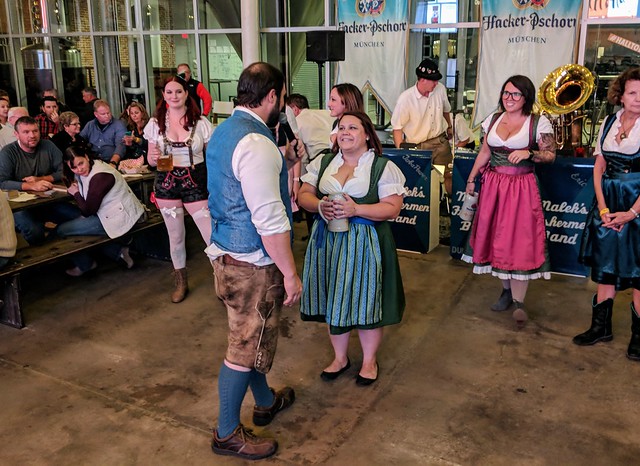 Dirndl contest