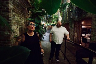 Travel - Shit talkin lady