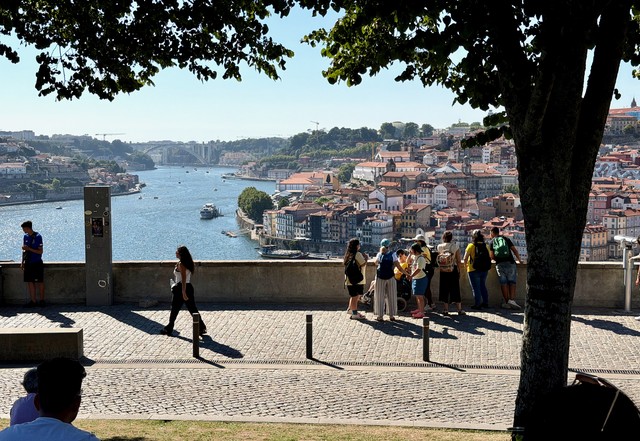 Chilling in the park at Jardim do Morro
