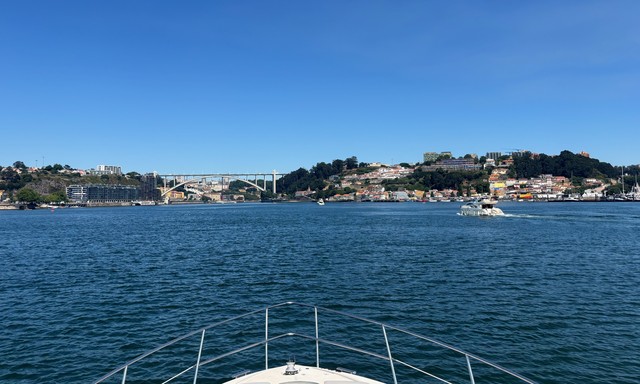 Heading back up the Douro river