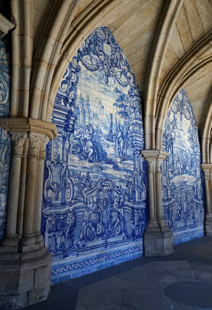 Porto Cathedral tile murals