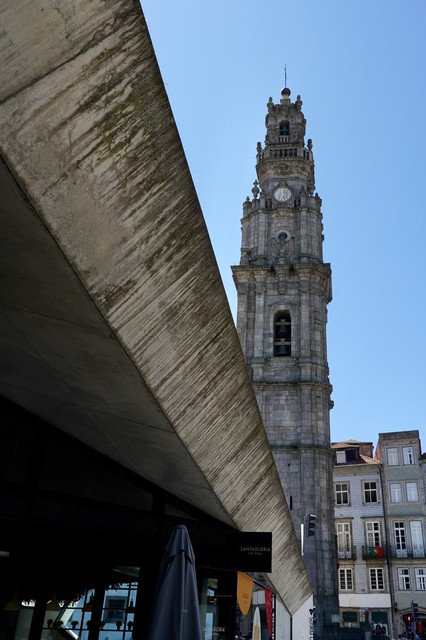 Heading toward Torre dos Clérigos