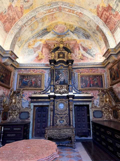 Wildly ornate rooms inside the Porto Cathedral