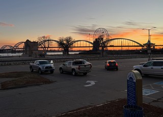 Sunset - Didn't wanna take the time to set up a good shot, but wouldja just look at it?