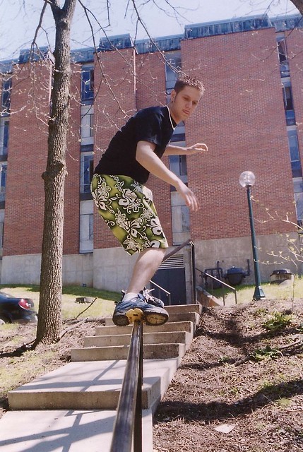 Sliding the handrail behind Dows