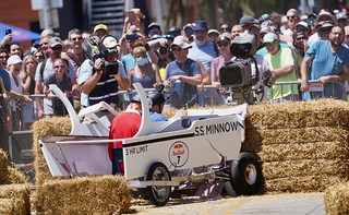 SS Minnow slams into the straw bales