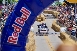 This dude's wheels were wobbling all over the place, hah