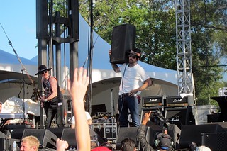 Just before that monitor got thrown off stage