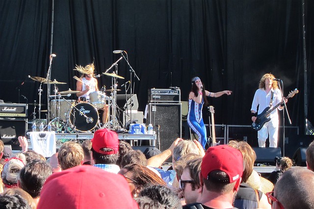 Juliette Lewis ain't talkin bout love