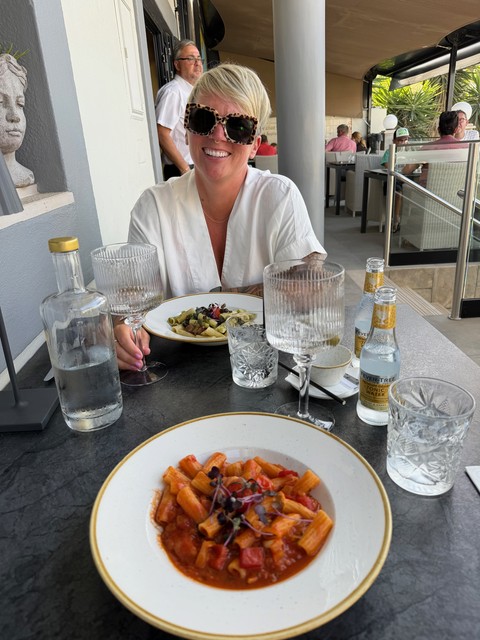 Pasta sounded good and this place delivered (except for the martini part)