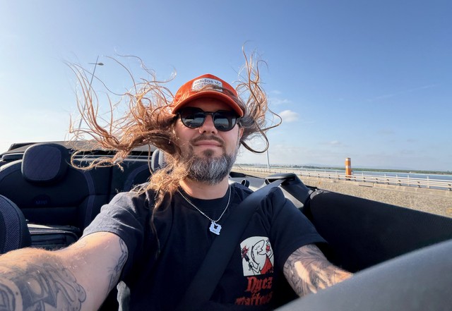 Having a great time with this hair and this convertible