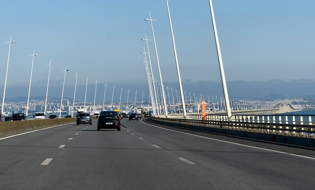 This is a ridiculously long bridge