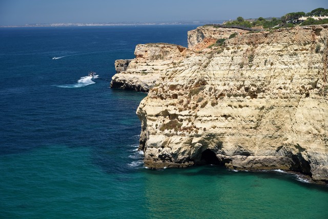 Can't get enough of these cliff-lined coastlines