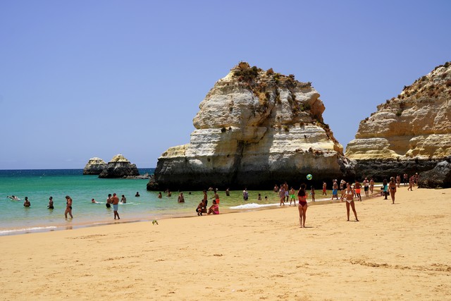 Rocks at Praia da Rocha