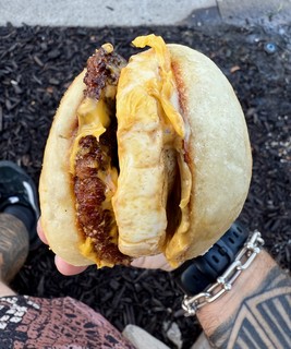 Travel - Look at this egg sandwich