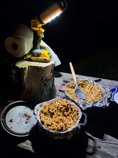 Travel - A whole mess of dutch oven chili mac