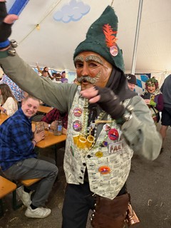 Travel - Narren dude