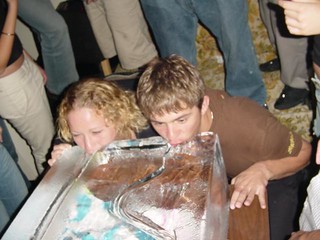 Saint Louis - Oliver and a chick takin Ice shots