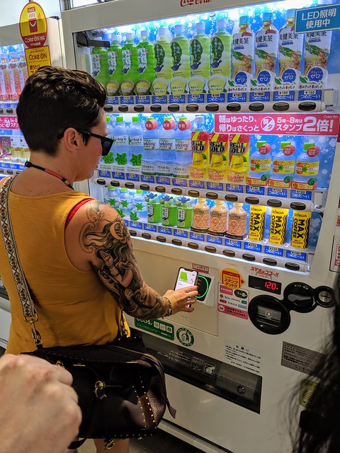 Buyin teas with suica