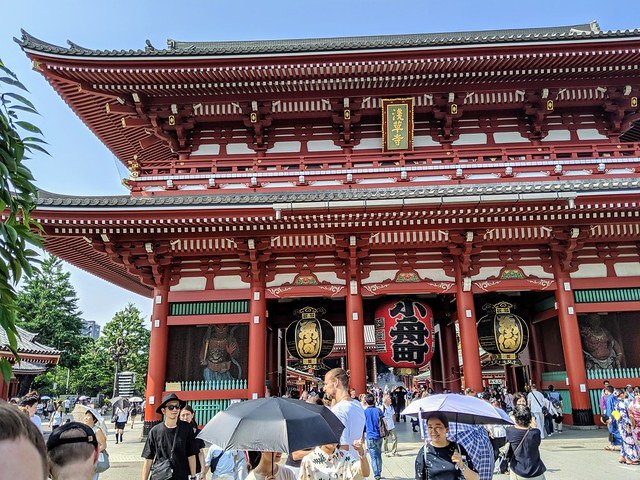 Kaminarimon temples