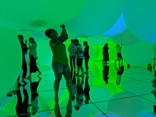 Art - Under the balls