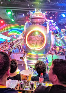 Weirdo future robot from the past