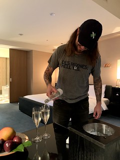 Pourin out some sparkling sake