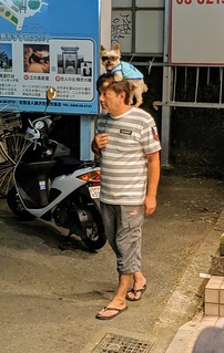 Look at this guy's dog