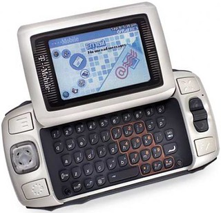 Tech - The Danger Hiptop Sidekick II (open)