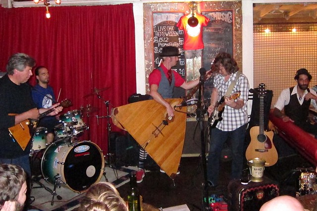 The Flying Balalaika Brothers. Look at that bass!