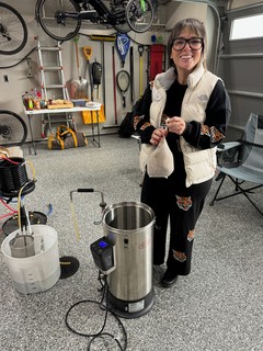 Homebrew - Steeping grains goin in