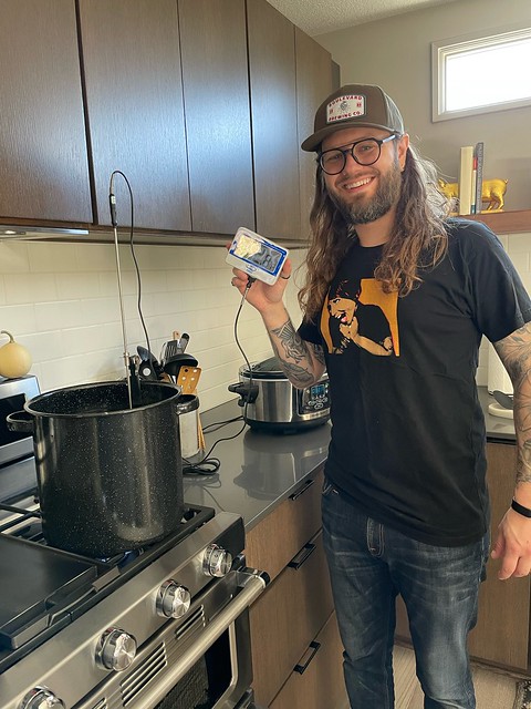 My buddy gave me this lab thermometer. I will pay him with beer.